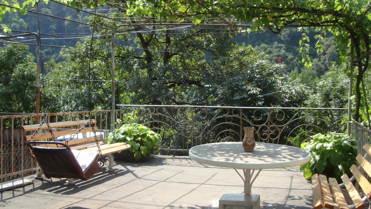 Guesthouse Valeria Borjomi Eksteriør billede